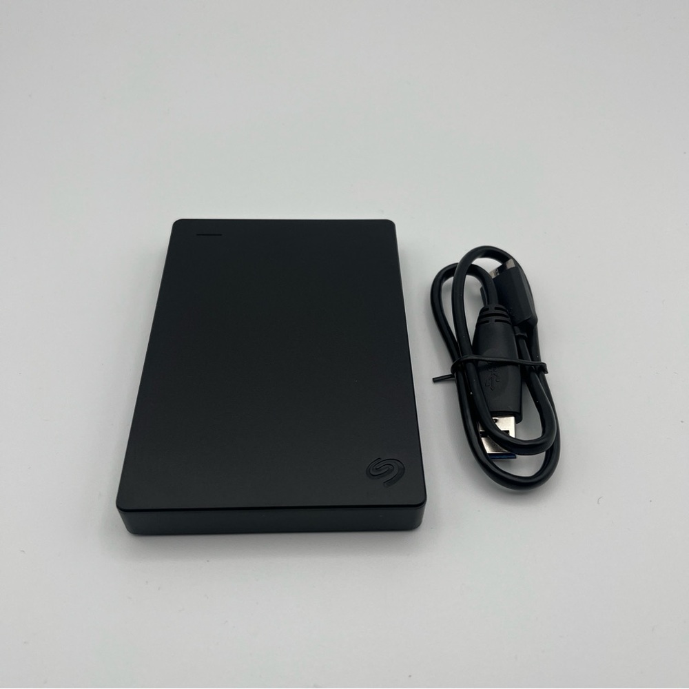 Seagate 2TB Black Portable Drive with USB3.0 Cable - Picture 3 of 9